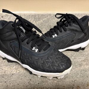 Under Armour Leadoff Youth
Baseball Cleats Boy's Molded Black
1.5Y